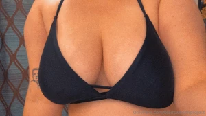 My tan lines gonna go crazy part 2