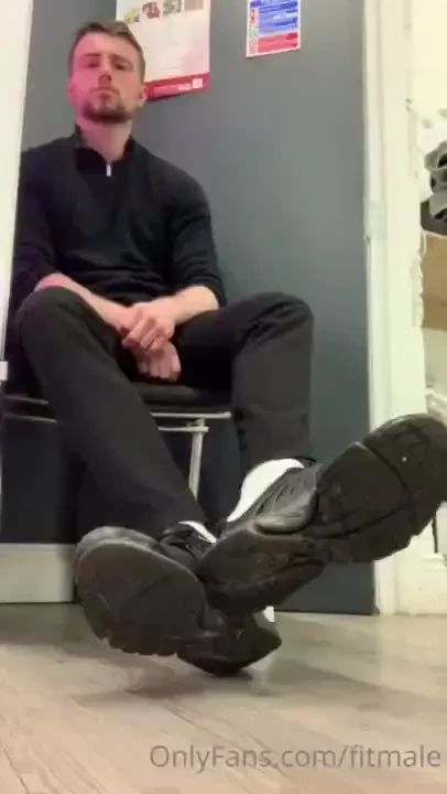 On your knees and serve 