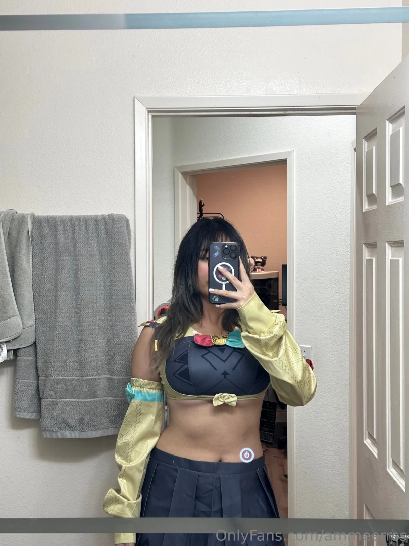 Guess who i m cosplaying next 