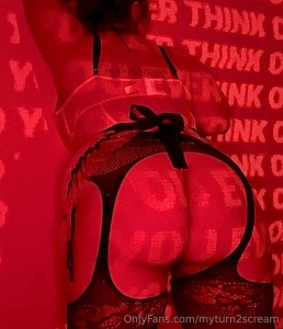 Like this to smack my ass you know you wanna get this to 30 likes amp