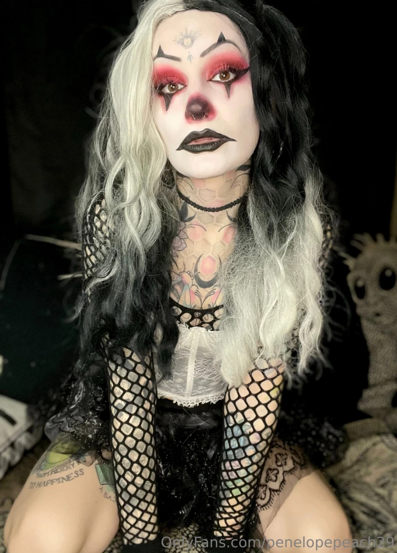 Honk honk are you enjoying my goth clown look part 3 