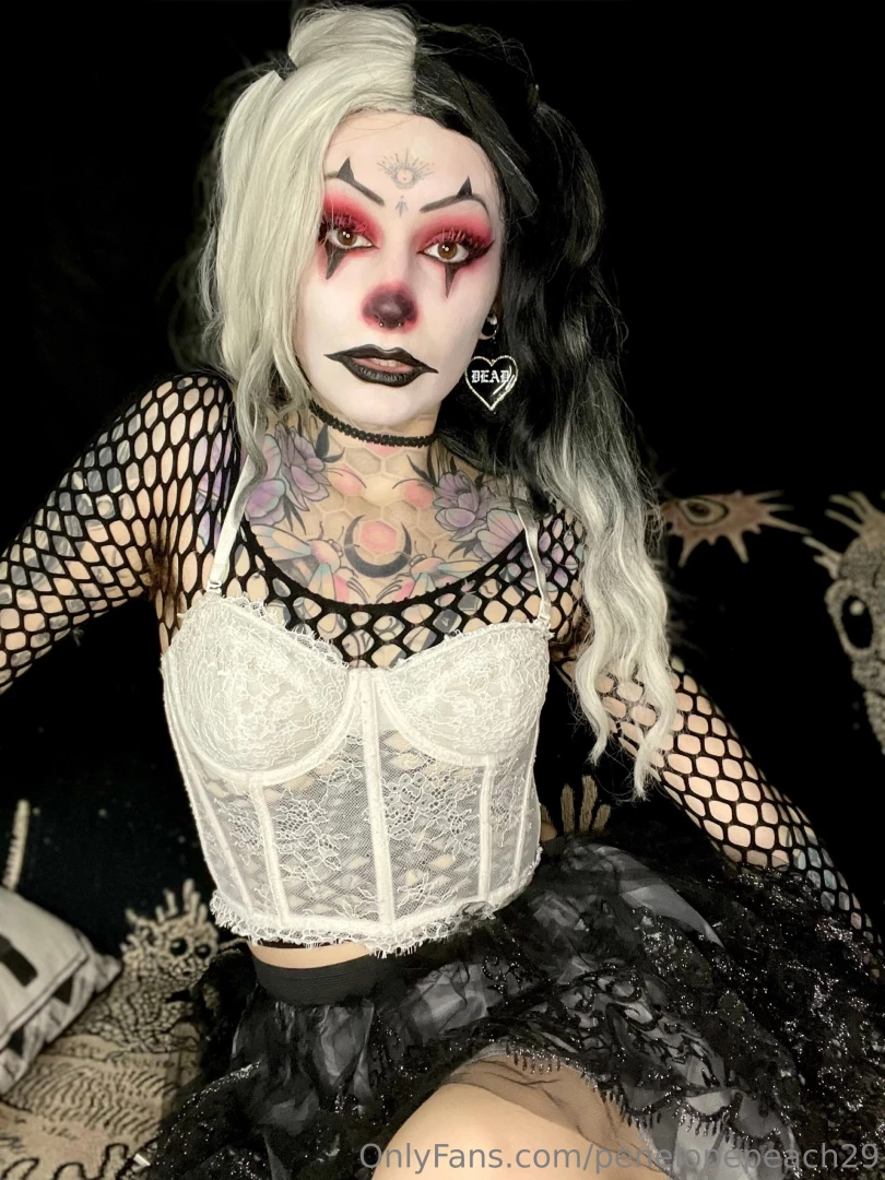 Honk honk are you enjoying my goth clown look part 1 