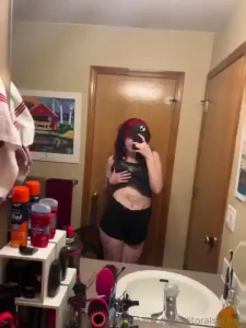 Titty drop booty and sexy lil mirror pics 3