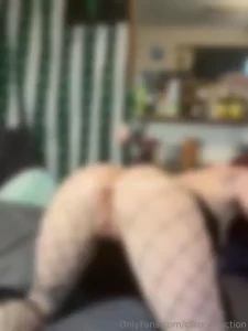 Shaking ass and spreading my pussy in fishnets