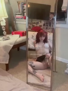 Pussy play spreading and squirting rubbing my wet cunt showing off my