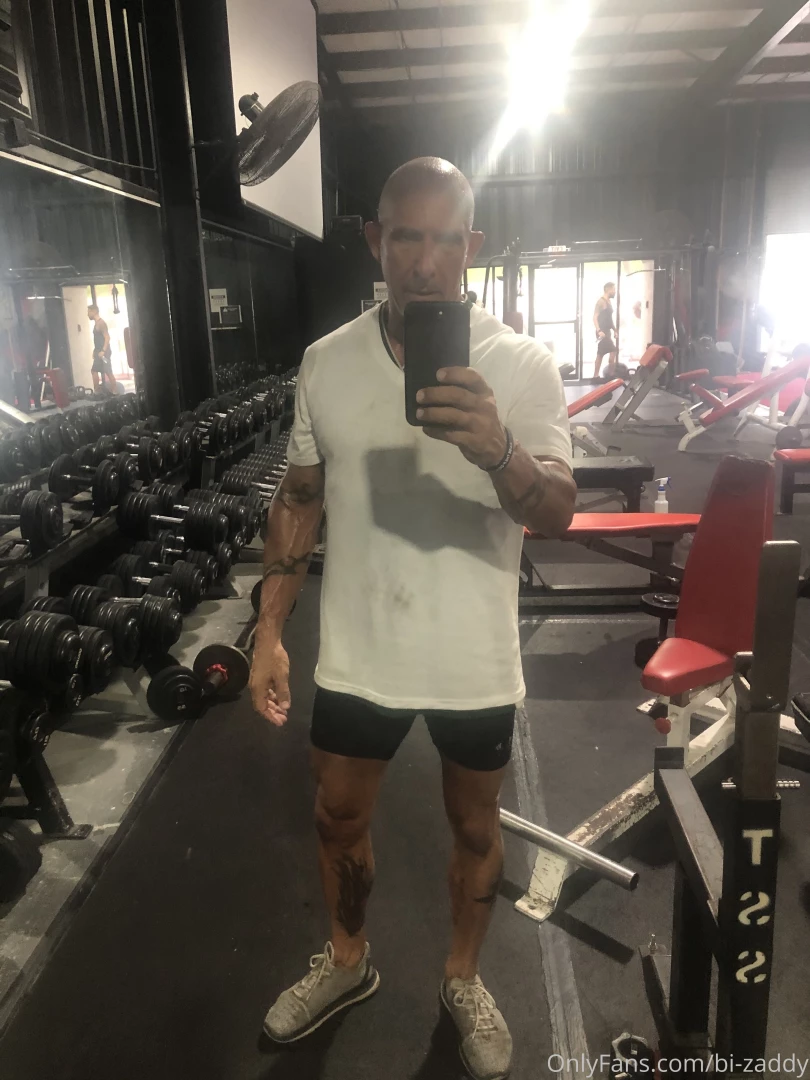 Gym time then on the road to siesta key have an amazing day everyone 