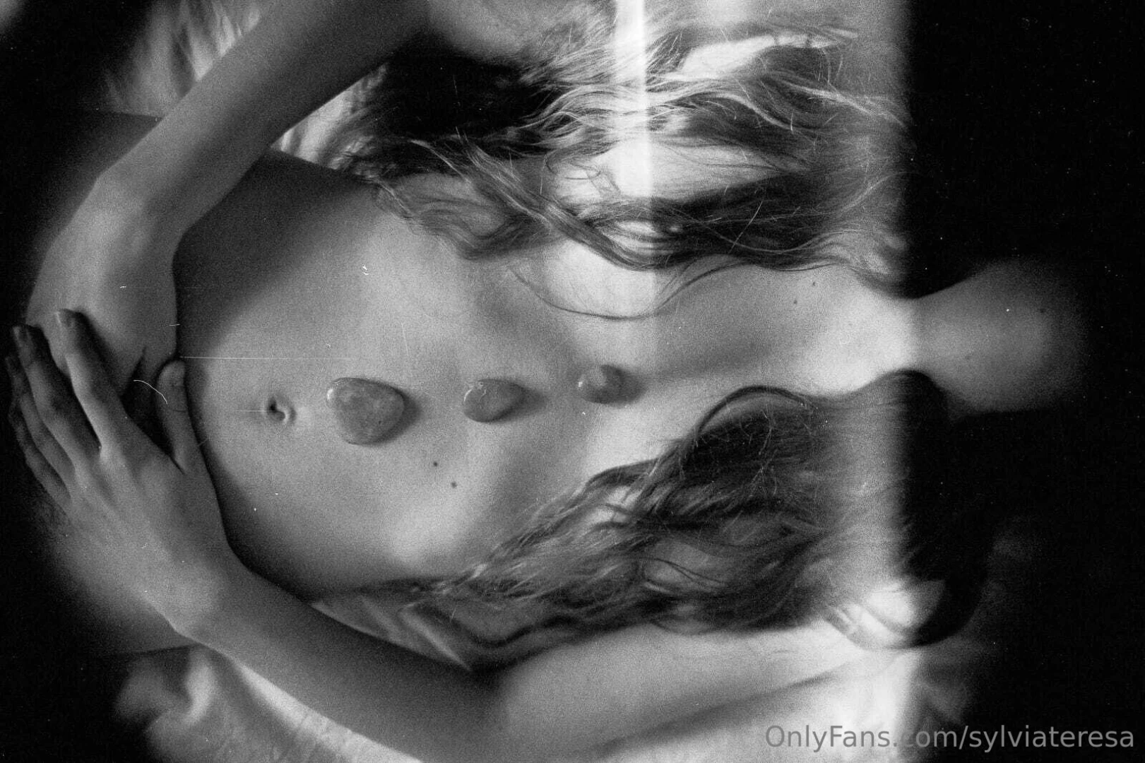 Slight change and the magic of analog photographs 