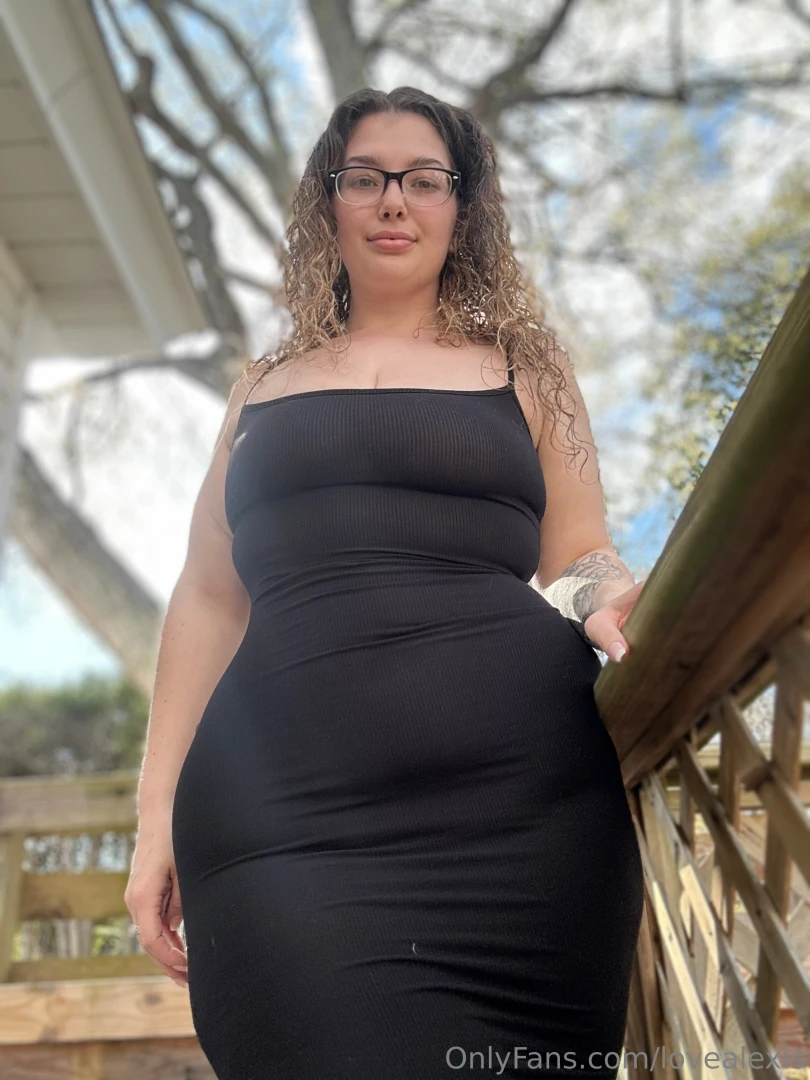 Those goddess curves 