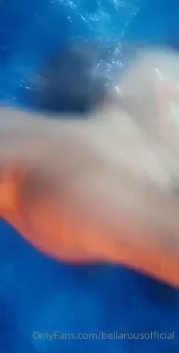 Water was so warm and nice that day el agua estaba tan tibia y 