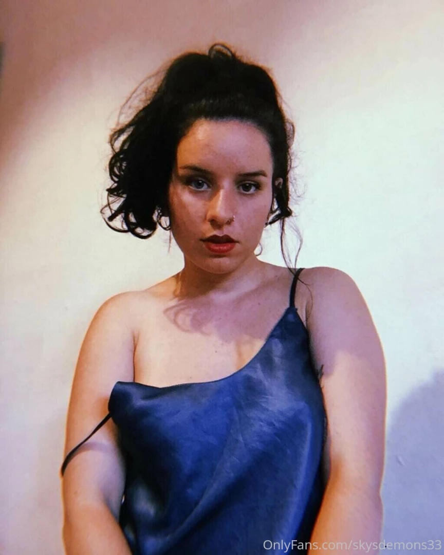 This goddess is alynairis online now subscribe for free fetish lover 