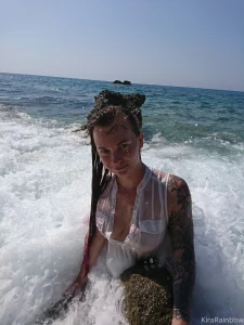 Do i look like a mermaid here