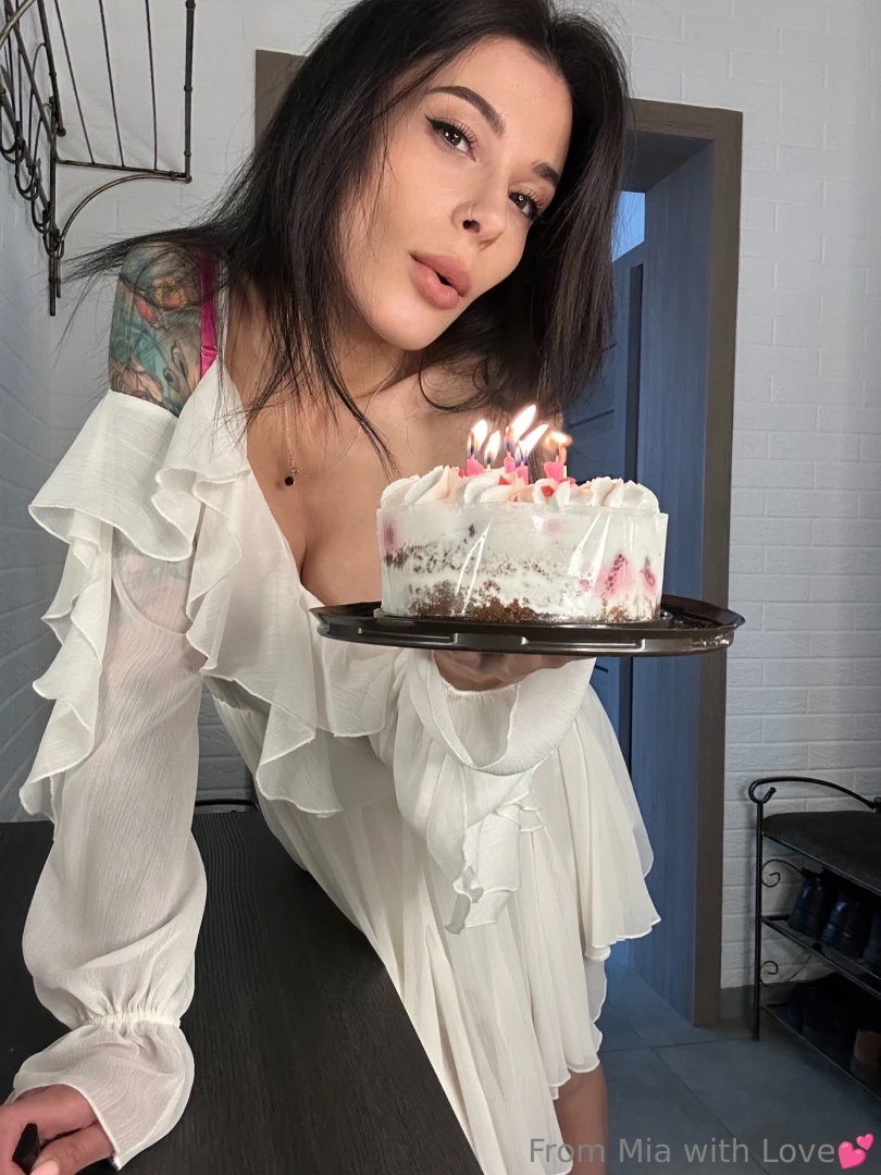 I have a special sexy gift and it s just for one photos and videos of part 1 