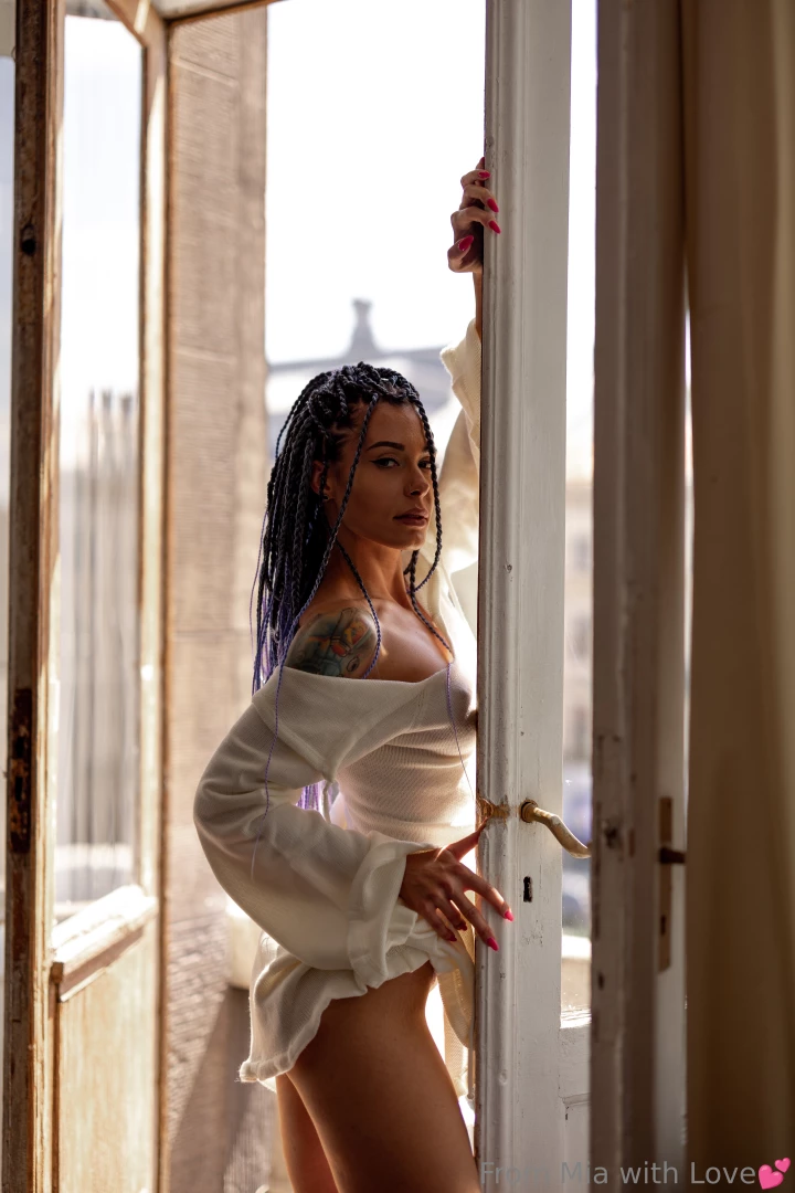 Did you know that underneath that delicate dress is more abs than you part 1 