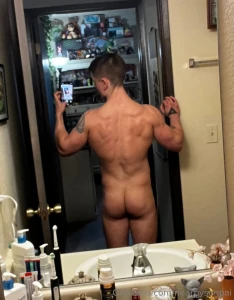 The body oil really off shows how much bigger daddy s gotten this year part 1