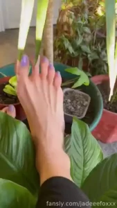 What do you prefer my toes or my soles fyp soles toes fetish longtoes