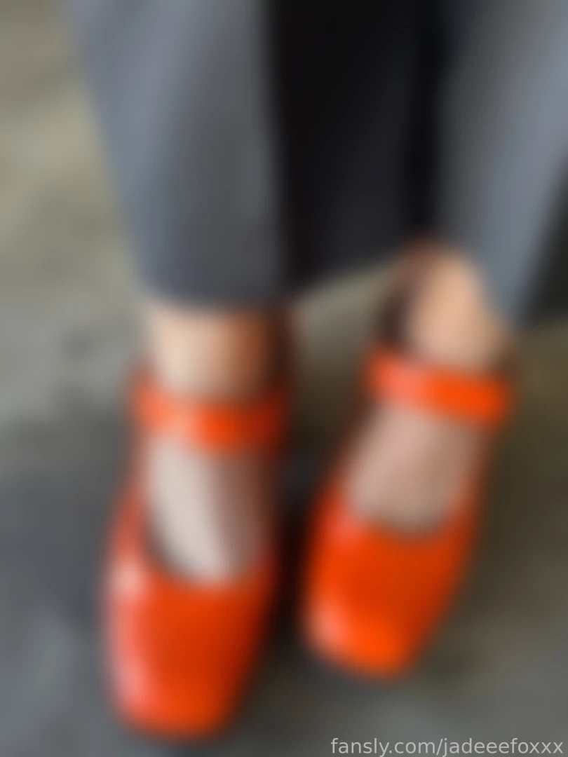 How do i look with this look my orange shoes are beautiful right 