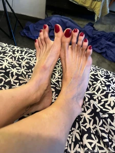Veinte feet fyp toes fetishtoes feetfetish bigfeet part 1