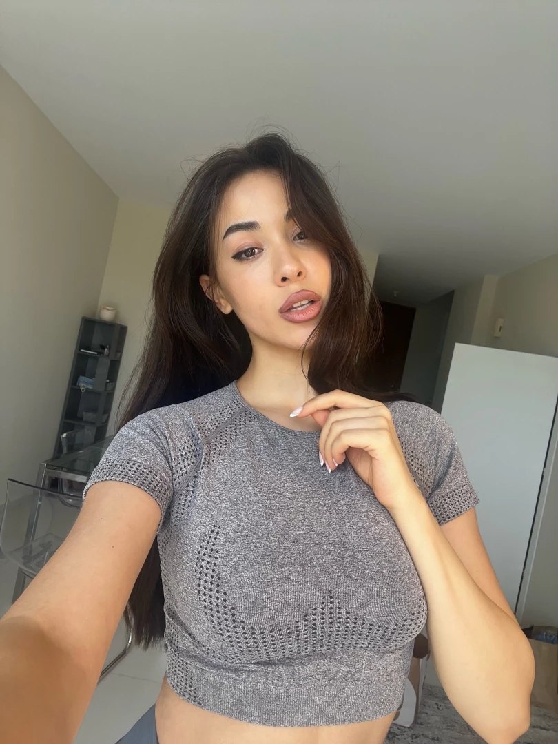 It s getting cold outside but i know how to keep you warm come see 