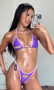 Oily and slippery wanna touch hehehe