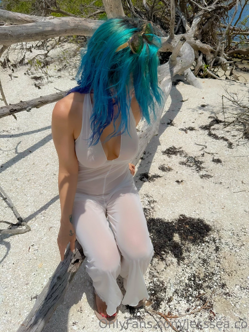It s see- through 