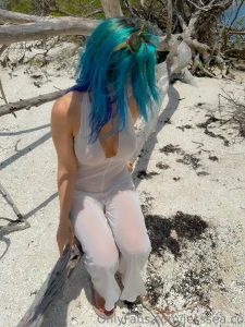 It s see- through
