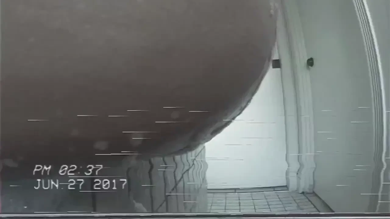 Leave me lying here cause i don t wanna go 