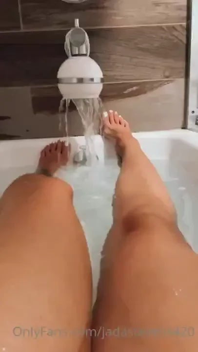 Would you suck on these toes tip under this post for a picture of my 