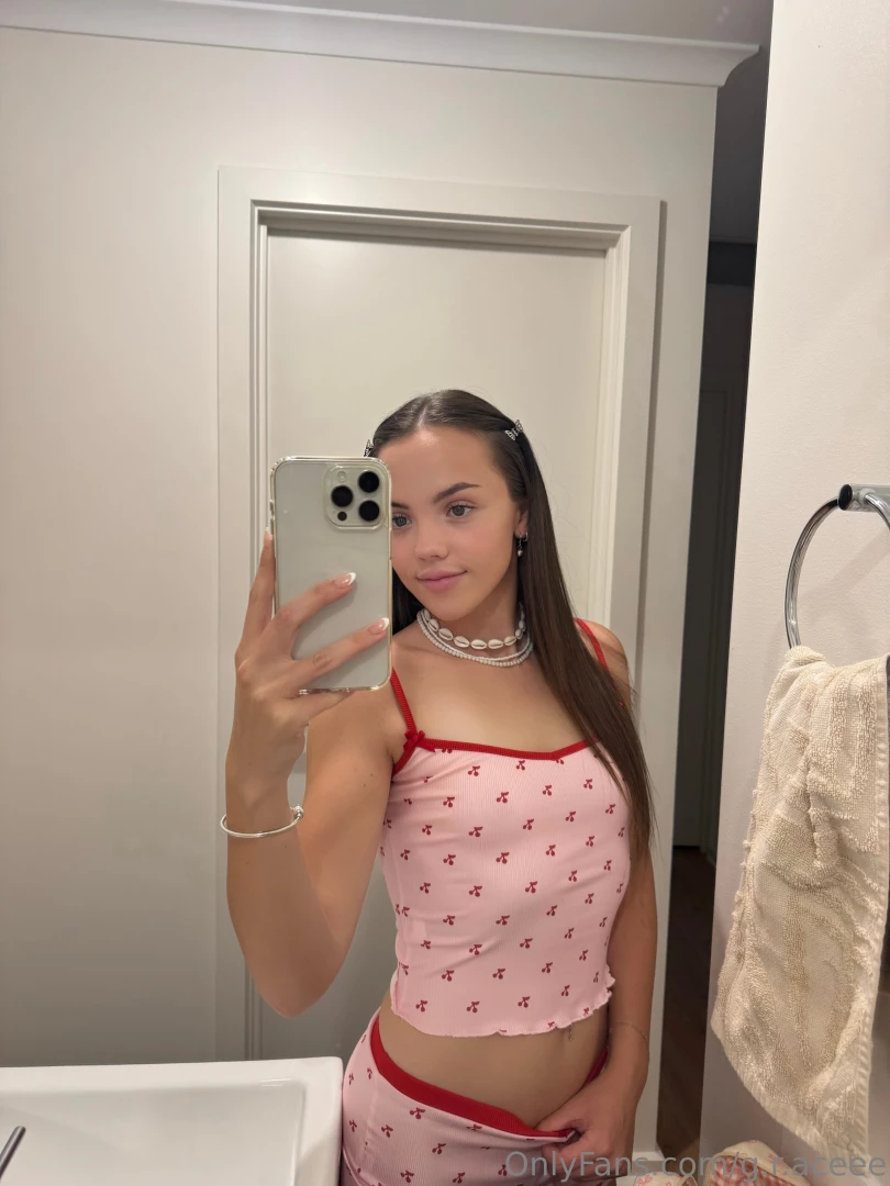 Daily shot of cuteness for you dm me if you want more 