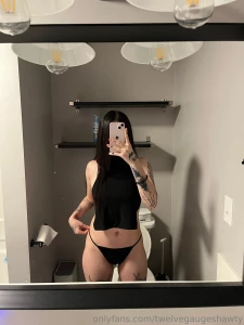 Hey feed been thinking ab centering my page more towards feet who fw