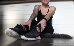 Guess what s on the menu today loser misstinytootsies s sweaty stinky