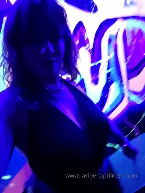 Shimmy shimmy neon party 