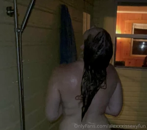 I love taking showers at the cabin there s no surround and the bar is