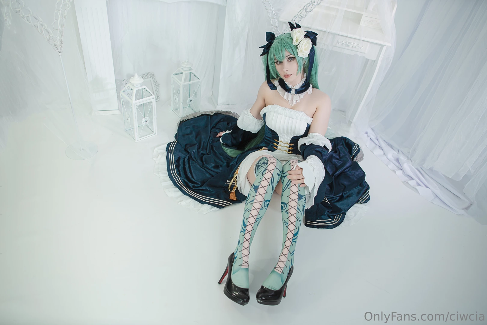 My parents who live about 400 km away from me are going to visit me 