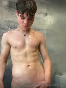 Kinda feeling hot right now wanna see the anal toys i m playing with