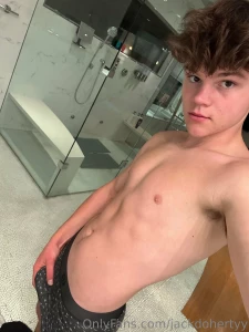 Let your tongue explore my body daddy