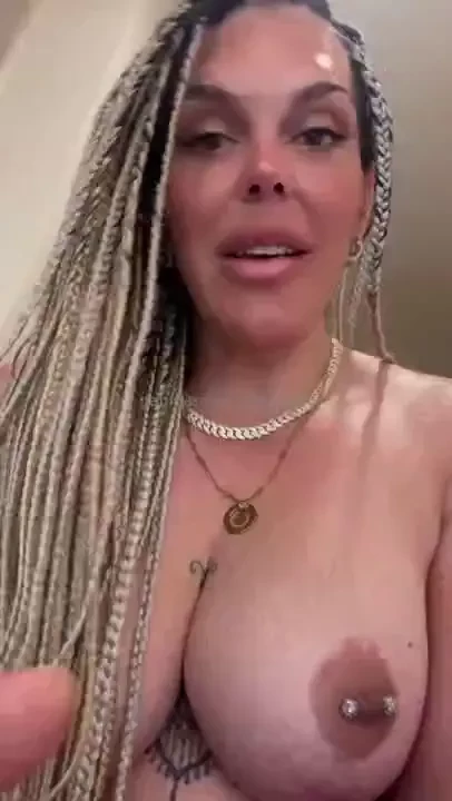 Friday shower i go chat witrh 3 fans on my whatsapp today 