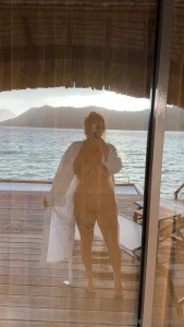 Woke up in paradise swipe for a video