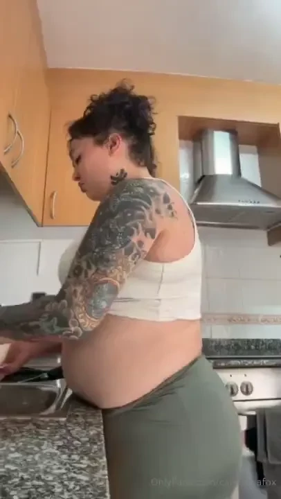 I wash the dishes like a good girl 