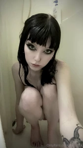 Showering by myself comment what pictures you like the best part 4