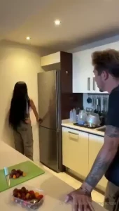 Ho invitato il diablo thereal_diablo69 a cenare da me indovinate un po