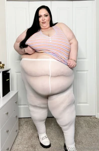 They say horizontal stripes make you look fat i think these stripes part 6