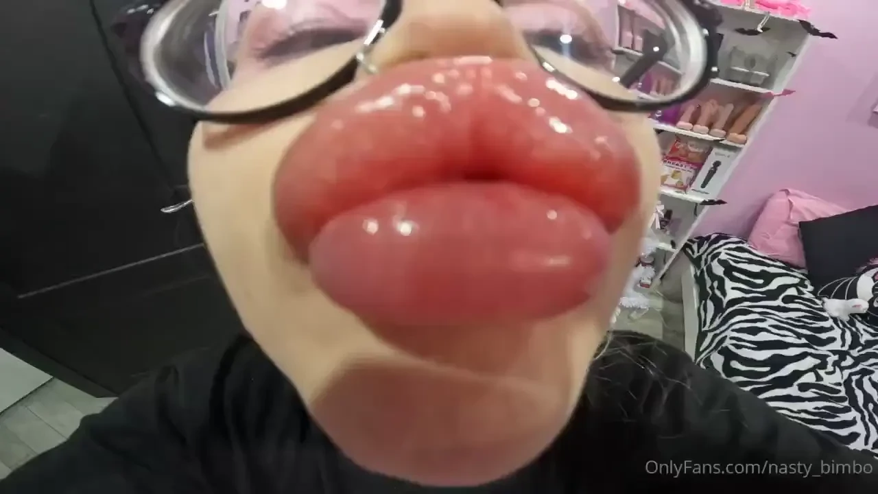 Demonstration of my cock pillows 