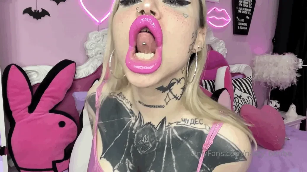 Blue eyeshadows and pink lipstick 