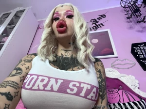 This bimbo mouth is always ready for some work would you use it part 1