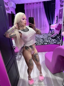 Hi babes look how good im doing with gym my ass is getting bigger and part 1