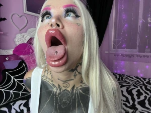 Good saturday morning im so happy i have you all my dear fans you are part 1
