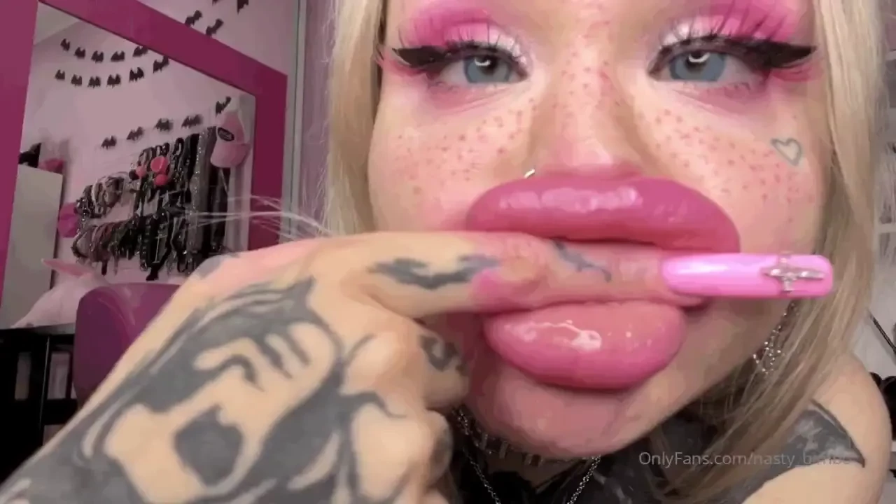 Getting lip fillers done in saturday and nails today recording custom 