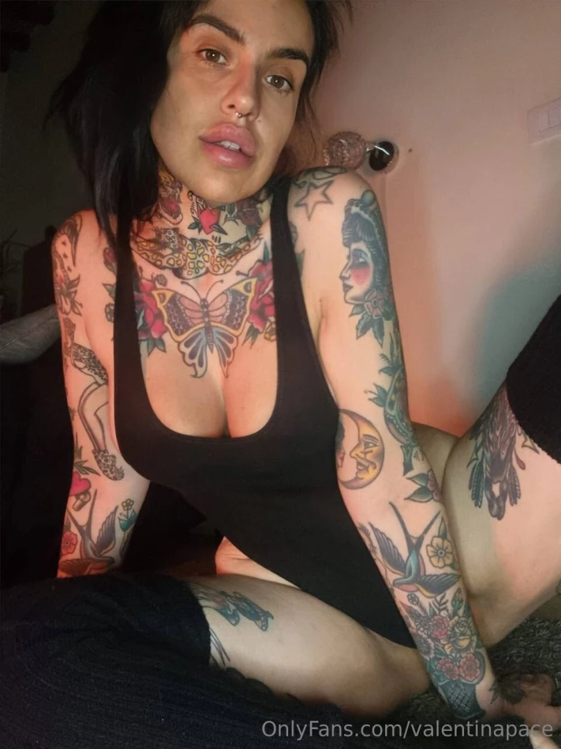 La milf tatuata pi porca di onlyfans manolatenti una creator tutto 