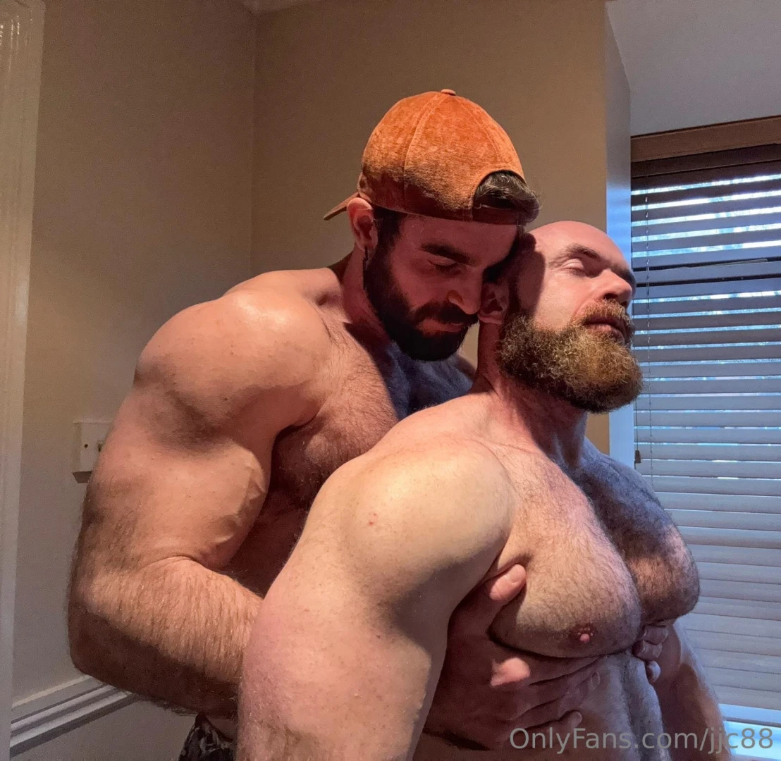 Me and ardillagenocida might have needed to caress each other a little 