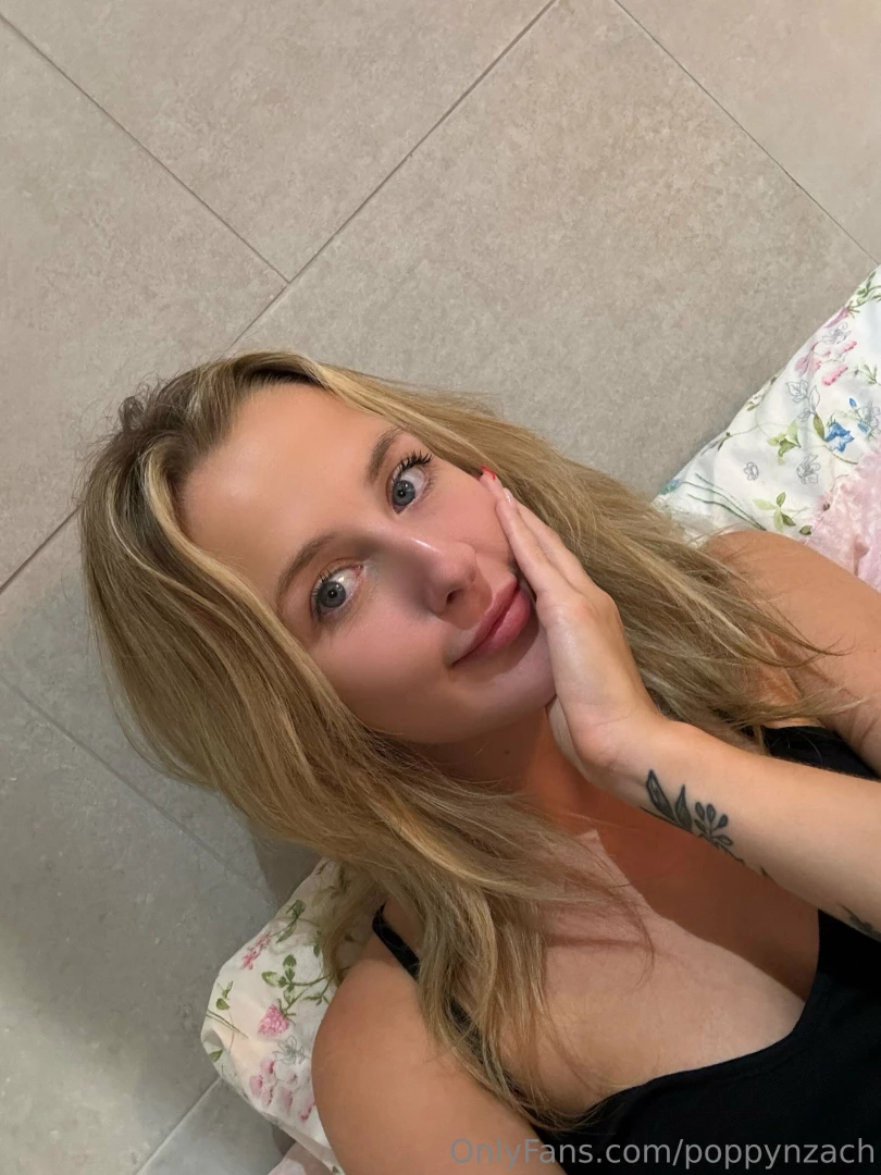 Waiting for you sweetie dm me and let s have fun together 